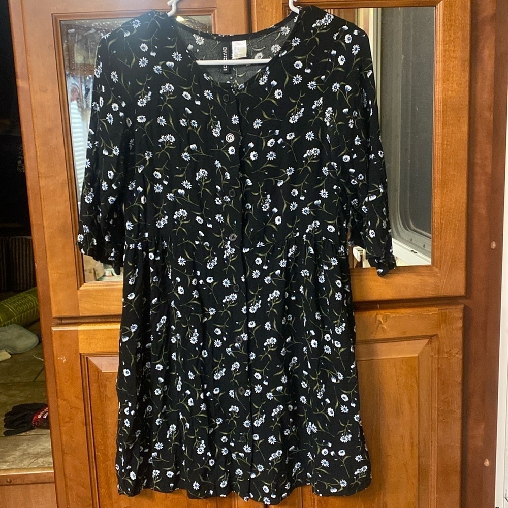 Mini Dress Black With White Floral Size 2 Fall Cute & Casual Academia
